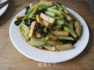 芹菜炒豆腐的做法步骤：6