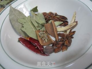 卤水乳鸽的做法步骤：2