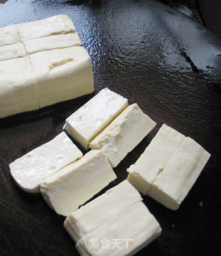 韩菜在家自己做----韩式煎豆腐的做法步骤：2