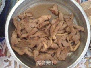 鲜笋烩肉丝的做法步骤：2