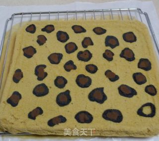 豹纹蛋糕卷的做法步骤：7
