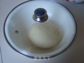 韭菜鸡蛋馅饼的做法步骤：1