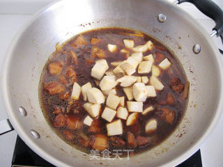 杏鲍菇红烧肉的做法步骤：8