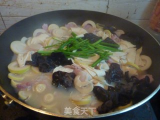 上汤咸笃鲜的做法步骤：16