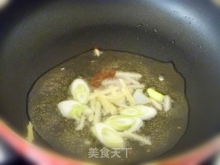 【家庭快手小炒】爱上混搭营养小炒---香菇土豆炒鸡片的做法步骤：3