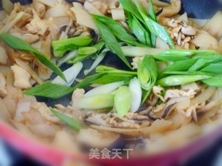 【家庭快手小炒】爱上混搭营养小炒---香菇土豆炒鸡片的做法步骤：8