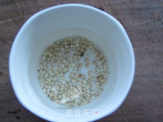双仁莲子黑木耳炖鸡腿的做法步骤：3