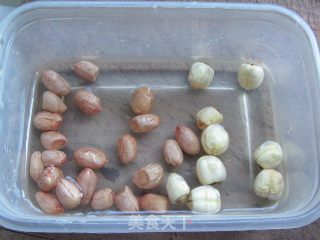 双仁莲子黑木耳炖鸡腿的做法步骤：4