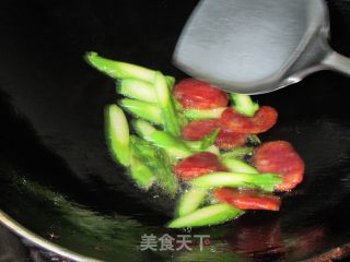 香肠芦笋炒山药的做法步骤：6