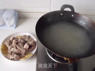 红烧排骨的做法步骤：2