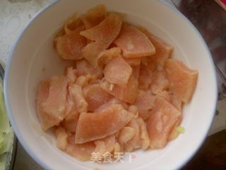 莴笋鸡柳炒彩椒的做法步骤：2