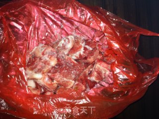 白菜猪肉水饺的做法步骤：2