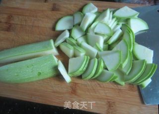 西葫芦炒肉片的做法步骤：2