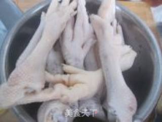 酱鸡爪的做法步骤：1