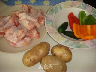 香辣土豆焖鸡块的做法步骤：1