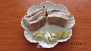 杏鲍菇扣肉的做法步骤：2