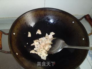 酥皮奶油蘑菇浓汤的做法步骤：1