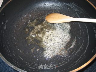 奶蛋双色清炒虾仁的做法步骤：4