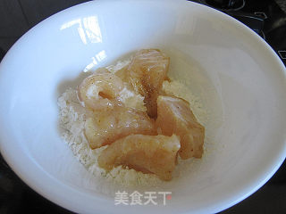 白汁龙利鱼烩螺旋意粉的做法步骤：3