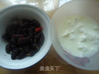 桑葚香蕉奶昔的做法步骤：1