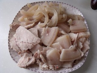 杏鲍菇洋葱干煸肉片的做法步骤：2