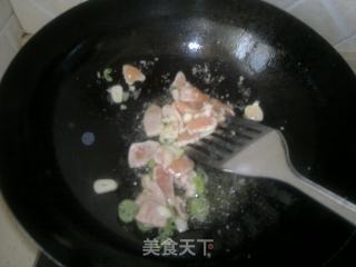 蒜薹炒鸡脯肉的做法步骤：2
