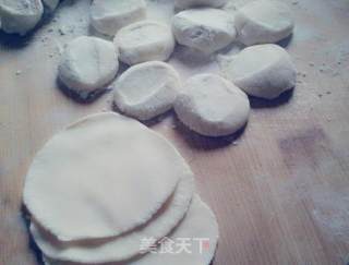 香菇瘦肉饺的做法步骤：2