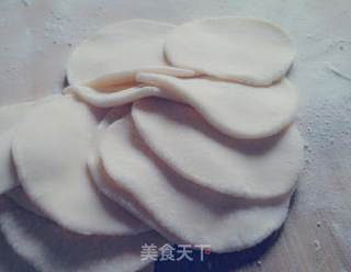 香菇瘦肉饺的做法步骤：3
