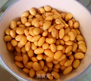 首战搅拌机豆浆——健康早餐豆浆的做法步骤：4