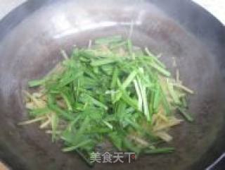 土豆丝炒韭菜的做法步骤：9