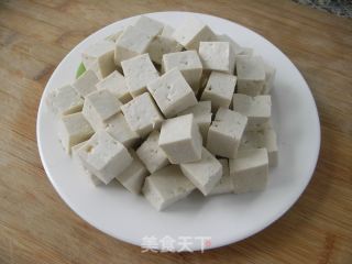 香椿芽拌豆腐的做法步骤：2