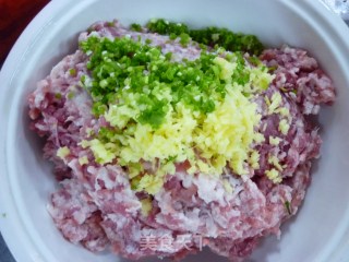 鹌鹑蛋蒸肉饼的做法步骤：1