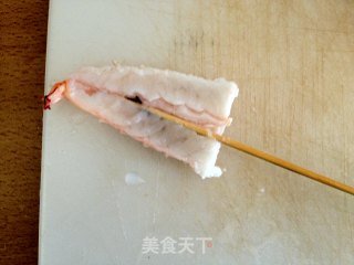剩米饭也爱小清新——鲜虾芦笋米饭塔的做法步骤：4