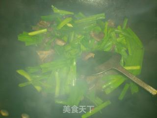 猪心炒大蒜的做法步骤：6