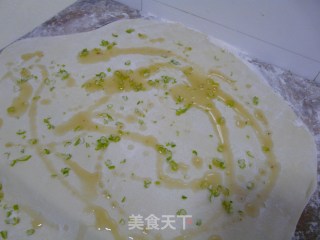 香香葱油饼的做法步骤：4