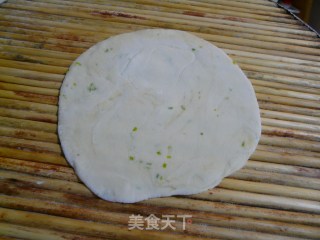 香香葱油饼的做法步骤：8