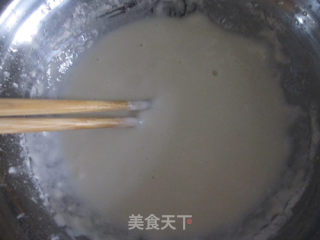 韭菜鸡蛋饼的做法步骤：1