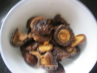 简单的香茹乌鸡汤的做法步骤：2