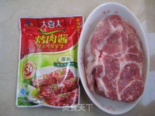 让厨房新手赚足面子的宴客西餐—香煎梅花肉（另附2款快速煎肉餐）的做法步骤：1