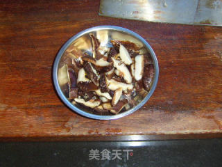 小白菜炒香菇的做法步骤：4