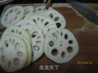 藕夹的做法步骤：1