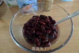 创意甜品—蜜豆豆腐奶昔的做法步骤：2