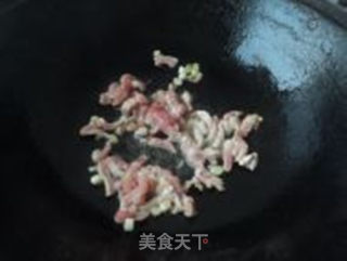西兰花鸡蛋面的做法步骤：3