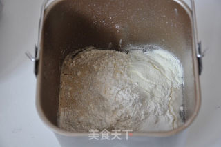 鸡蛋过敏？---无蛋的白吐司的做法步骤：1