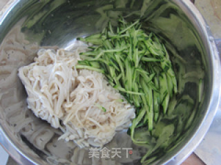 凉拌金针菇的做法步骤：4