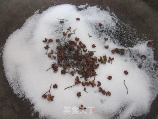 自制椒盐的做法步骤：4