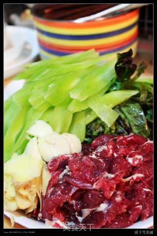 牛肉片莴笋的做法步骤：1
