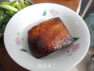 酸菜扣肉的做法步骤：1