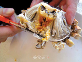 正确吃大闸蟹的做法步骤：4