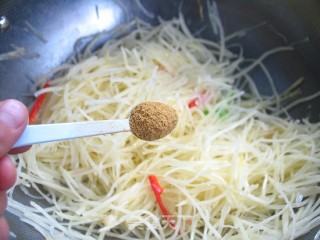 色香味俱全就是这么简单——茄汁土豆丝的做法步骤：5